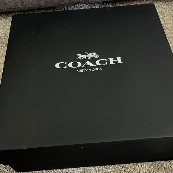 ⭐️Limited sale!⭐️Like new!! Coach Leather Purse with removable strap - Picture 10 of 11